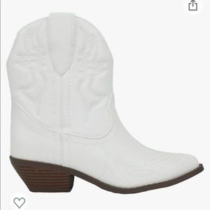 Cowboy Stitched Ankle Boots // Soda